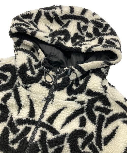 SUPREME（シュプリーム）Supreme (シュプリーム) Celtic Knot Reversible Fleece Hooded JKT ホワイト×ブラック サイズ:Lの古着・服飾アイテム