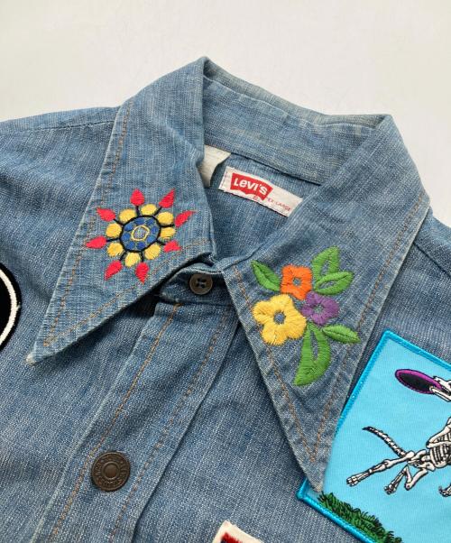 LEVI'S（リーバイス）LEVI'S (リーバイス) ワッペン刺繍デニムシャツ ブルー サイズ:XLの古着・服飾アイテム