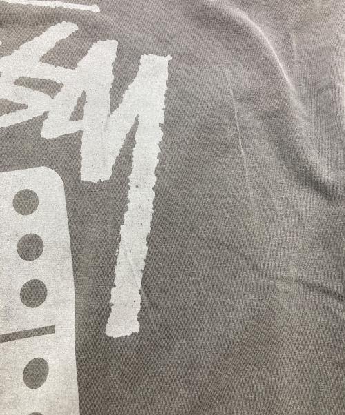 stussy（ステューシー）stussy (ステューシー) ダイスプリントtシャツ グレー サイズ:XLの古着・服飾アイテム
