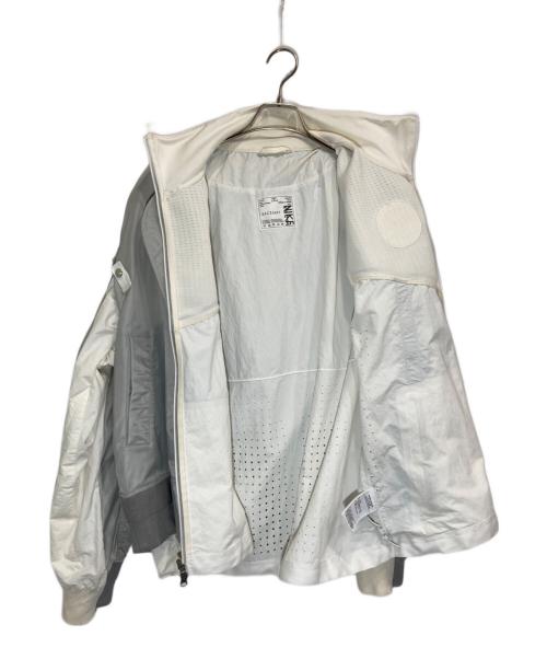 NIKE（ナイキ）NIKE (ナイキ) sacai (サカイ) NRG LAYERED JKT グレー サイズ:Lの古着・服飾アイテム