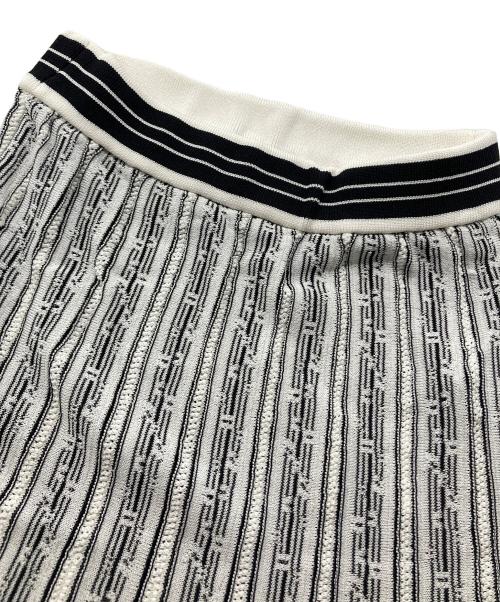 Mame Kurogouchi（マメクロゴウチ）mame kurogouchi (マメクロゴウチ) Floral Stripe Jacquard Knitted Skirt ホワイト×ブラック サイズ:1の古着・服飾アイテム