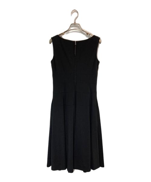 FOXEY NEWYORK（フォクシーニューヨーク）FOXEY NEWYORK (フォクシーニューヨーク) ノースリーブワンピース ブラック サイズ:38の古着・服飾アイテム