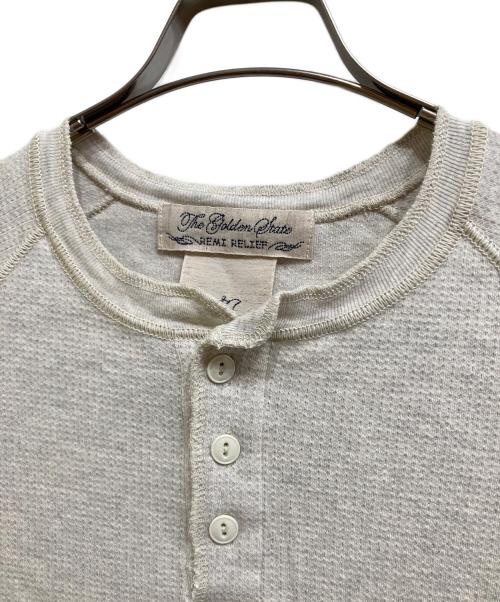 REMI RELIEF（レミレリーフ）REMI RELIEF (レミレリーフ) HENLEYLONG SLEEVET-SHIRT アイボリー サイズ:Mの古着・服飾アイテム