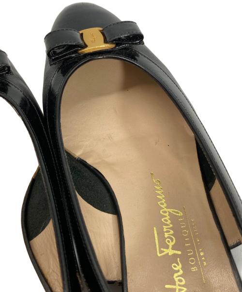 Salvatore Ferragamo（サルヴァトーレ フェラガモ）Salvatore Ferragamo (サルヴァトーレ フェラガモ) ヴァラリボンパンプス ブラック サイズ:7Cの古着・服飾アイテム