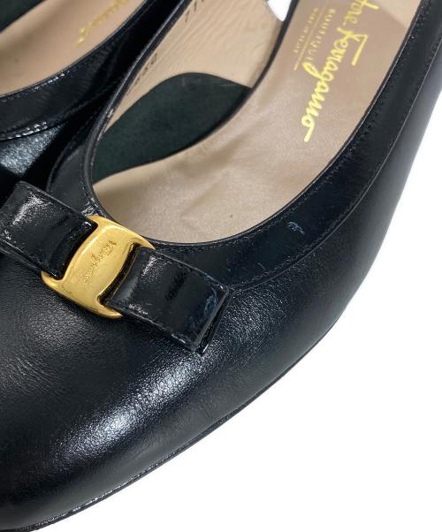 Salvatore Ferragamo（サルヴァトーレ フェラガモ）Salvatore Ferragamo (サルヴァトーレ フェラガモ) ヴァラリボンパンプス ブラック サイズ:7Cの古着・服飾アイテム