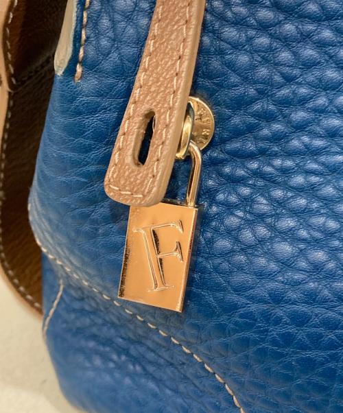 FURLA（フルラ）FURLA (フルラ) 型押しハンドバッグ ネイビーの古着・服飾アイテム