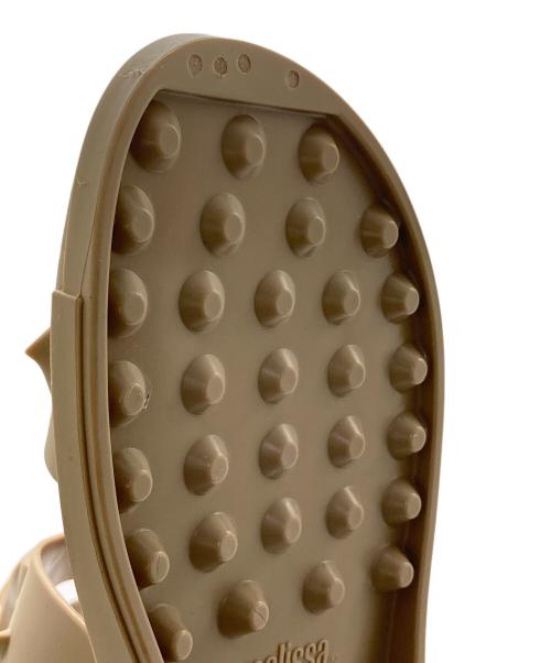 melissa（メリッサ）melissa (メリッサ) UNDERCOVER (アンダーカバー) スタッズフラットサンダル ベージュ サイズ:26.5の古着・服飾アイテム