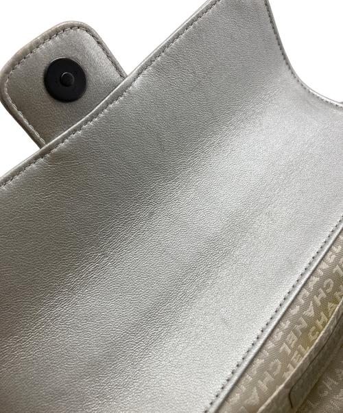 CHANEL（シャネル）CHANEL (シャネル) カメリアチョコバー チェーンショルダーバッグ シルバーの古着・服飾アイテム