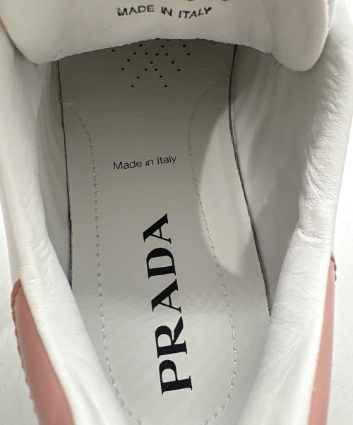 PRADA（プラダ）PRADA (プラダ) ヒールロゴローカットスニーカー ホワイト サイズ:37 1/2の古着・服飾アイテム