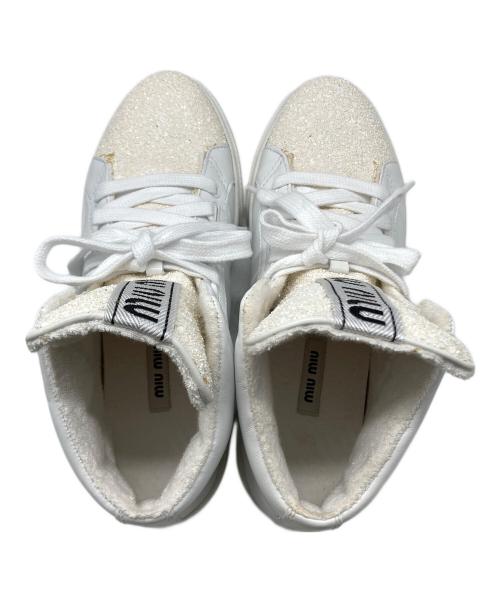 MIU MIU（ミュウミュウ）MIU MIU (ミュウミュウ) グリッターハイカットスニーカー ホワイト サイズ:38 1/2の古着・服飾アイテム