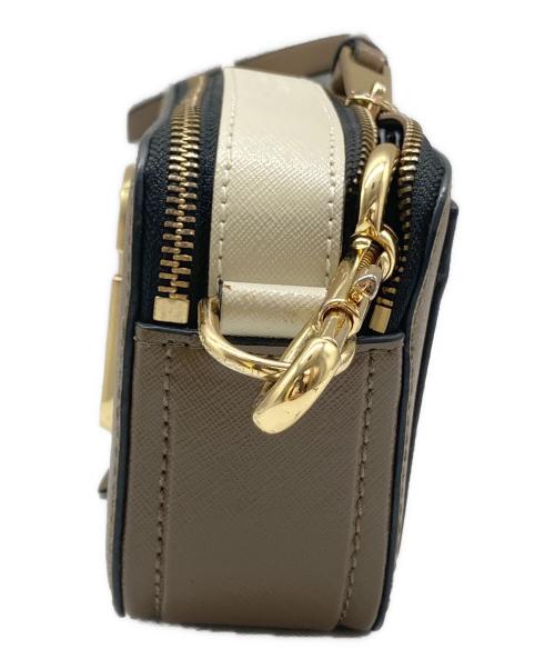 MARC JACOBS（マークジェイコブス）MARC JACOBS (マークジェイコブス) The Snapshot leather camera bag ベージュの古着・服飾アイテム