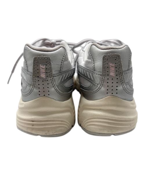 NIKE（ナイキ）NIKE (ナイキ) W INITIATOR シルバー サイズ:24.5cmの古着・服飾アイテム