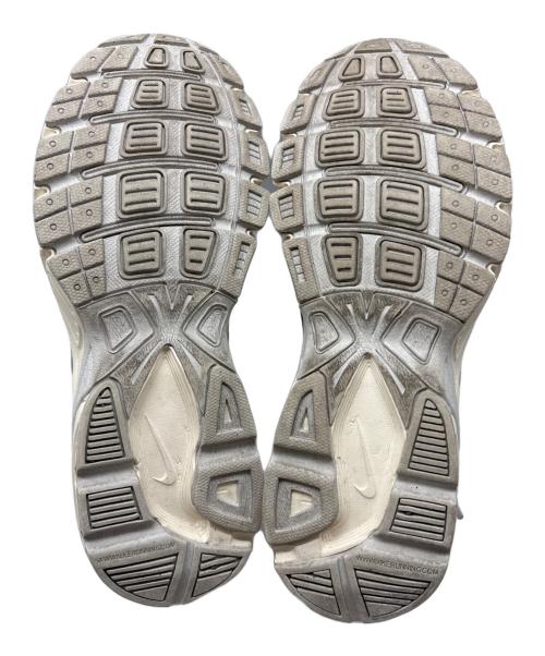 NIKE（ナイキ）NIKE (ナイキ) W INITIATOR シルバー サイズ:24.5cmの古着・服飾アイテム