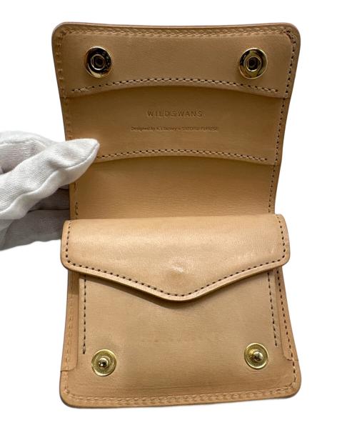 WILDSWANS（ワイルドスワンズ）WILDSWANS (ワイルドスワンズ) 2つ折り財布 ベージュの古着・服飾アイテム