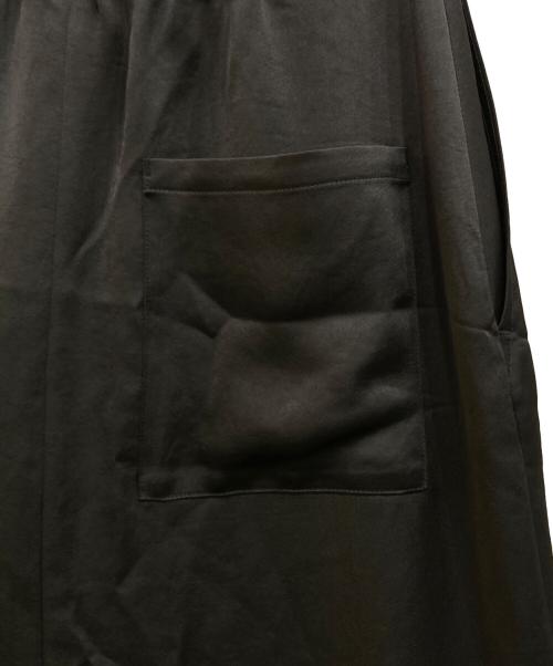 emmi（エミ）emmi (エミ) ウォッシャブルサテンナロースカート ブラック サイズ:1の古着・服飾アイテム