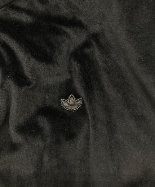 adidas（アディダス）adidas (アディダス) ベロアトラックジャケット ブラックの古着・服飾アイテム