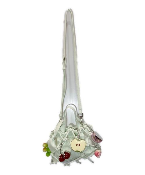 CHARLES & KEITH（チャールズアンドキース）CHARLES & KEITH (チャールズ＆キース) YVMIN (イヴミン) Ally アリー ルーシュドスラウチーノットバッグ&フルーツチャームセット グリーンの古着・服飾アイテム