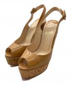 Christian Louboutinクリスチャン・ルブタン）の古着「パテントウエッジソールパンプス」｜ベージュ