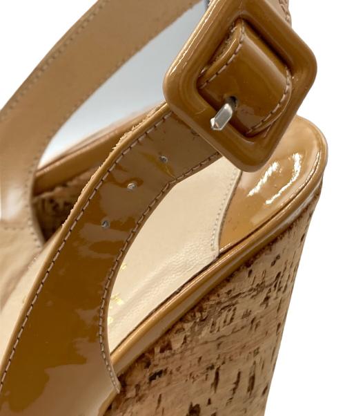 Christian Louboutin（クリスチャン・ルブタン）Christian Louboutin (クリスチャン・ルブタン) パテントウエッジソールパンプス ベージュ サイズ:36の古着・服飾アイテム