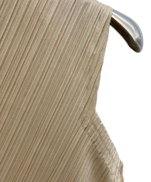 PLEATS PLEASE（プリーツプリーズ）PLEATS PLEASE (プリーツプリーズ) プリーツノースリーブワンピース ベージュ サイズ:3の古着・服飾アイテム