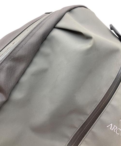 ARC'TERYX（アークテリクス）ARC'TERYX (アークテリクス) BEAMS (ビームス) Arro 22 Backpack/28718-128621 グレー サイズ:-の古着・服飾アイテム