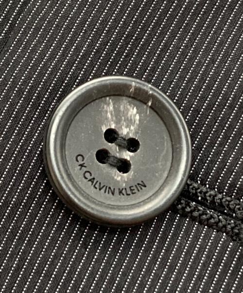 ck Calvin Klein（シーケーカルバンクライン）ck Calvin Klein (シーケーカルバンクライン) ストライプテーラードジャケット チャコールグレー サイズ:38の古着・服飾アイテム