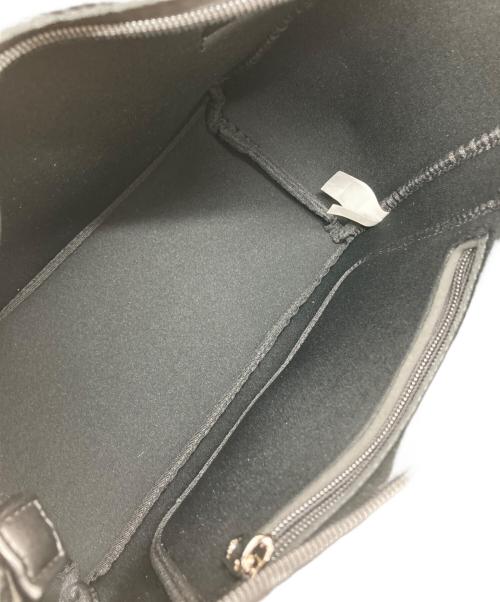 sy32 by sweet years（エスワイサーティトゥバイスィートイヤーズ）sy32 by sweet years (エスワイサーティトゥバイスィートイヤーズ) FLAT NEOPRENE CART BAG ブラックの古着・服飾アイテム