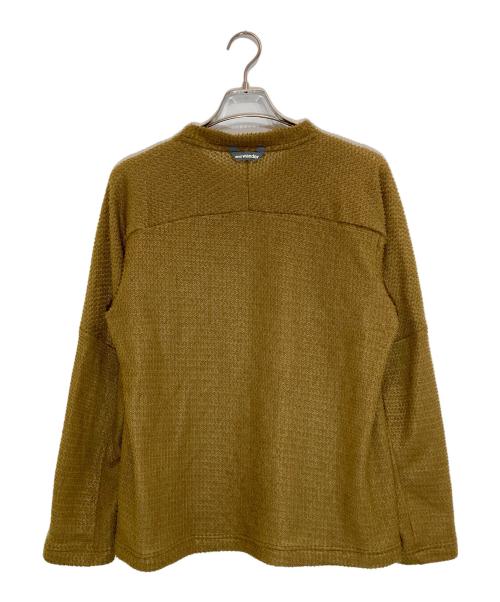 and wander（アンドワンダー）and wander (アンドワンダー) alpha direct pullover ベージュ サイズ:Mの古着・服飾アイテム