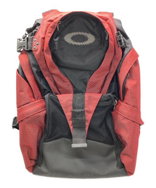 OAKLEY（オークリー）OAKLEY (オークリー) オバールロゴテックギミックバックパック レッド×ブラックの古着・服飾アイテム