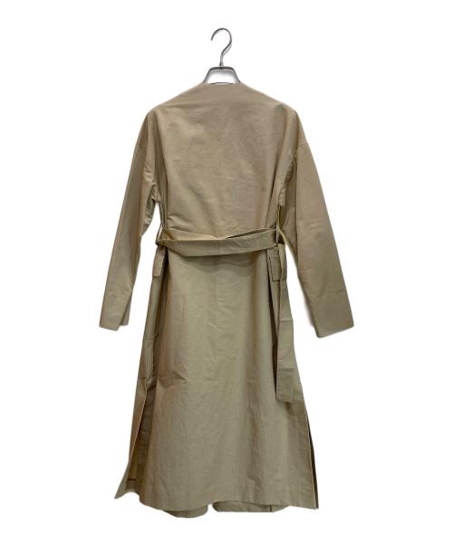 TOMORROW LAND collection（トゥモローランドコレクション）TOMORROW LAND collection (トゥモローランドコレクション) シャイニーグログラン ノーカラーベルテッドコート ベージュ サイズ:36の古着・服飾アイテム