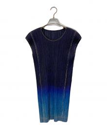 PLEATS PLEASE（プリーツプリーズ）の古着「転写グラデーションプリーツワンピース」｜ブルー×ネイビー
