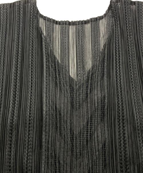 PLEATS PLEASE（プリーツプリーズ）PLEATS PLEASE (プリーツプリーズ) シアーストライププリーツカットソー ブラック サイズ:3の古着・服飾アイテム