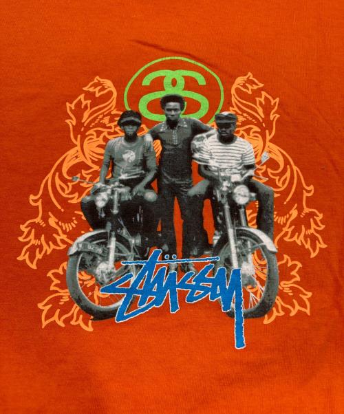 stussy（ステューシー）stussy (ステューシー) プリントTシャツ オレンジ サイズ:Sの古着・服飾アイテム