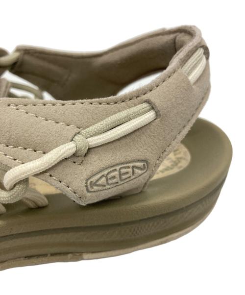 KEEN（キーン）KEEN (キーン) green label relaxing (グリーンレーベルリラクシング) BEAUTY&YOUTH (ビューティーアンドユース) UNEEK アイボリー サイズ:23.5cmの古着・服飾アイテム