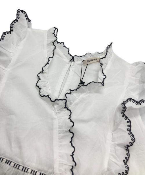 COCODEAL（ココディール）COCODEAL (ココディール) エンブロイダリーフリルティアードワンピース ホワイト サイズ:2の古着・服飾アイテム