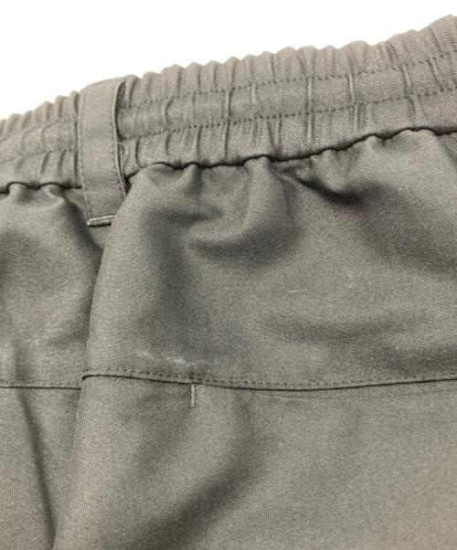 A + TOKYO（エープラス トウキョウ）A + TOKYO (エープラス トウキョウ) テクニカルワイドトラウザーパンツ ブラック サイズ:2の古着・服飾アイテム