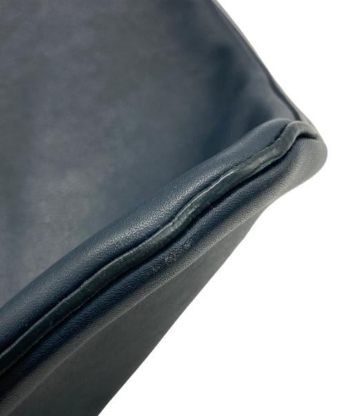 A.P.C.（アーペーセー）A.P.C. (アーペーセー) レザーショルダーバッグ ネイビーの古着・服飾アイテム