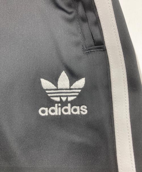 adidas（アディダス）adidas (アディダス) アディカラー サテン ワイドレッグ トラックパンツ ブラック サイズ:Lの古着・服飾アイテム