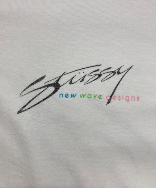 stussy（ステューシー）stussy (ステューシー) New Wave Designs TEE ホワイト サイズ:XLの古着・服飾アイテム