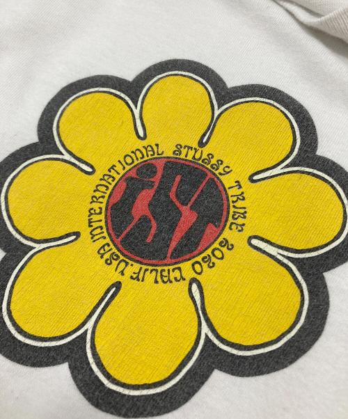 stussy（ステューシー）stussy (ステューシー) Ist Daisy Pigment Dyed Tee ホワイト サイズ:Sの古着・服飾アイテム