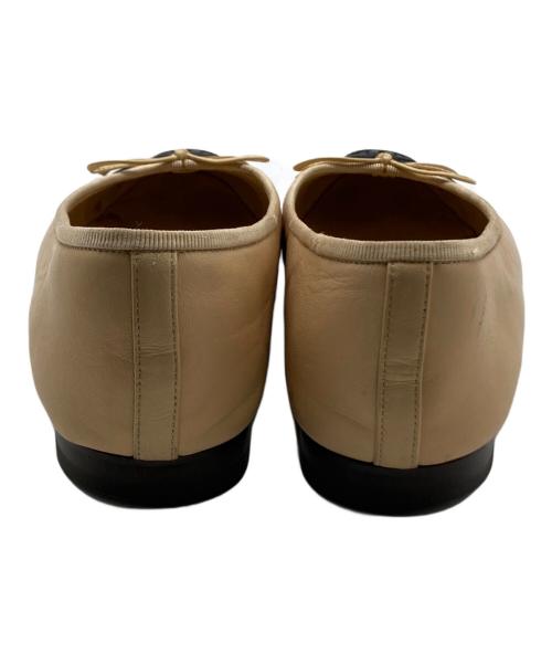 CHANEL（シャネル）CHANEL (シャネル) フラットパンプス ベージュ サイズ:37の古着・服飾アイテム