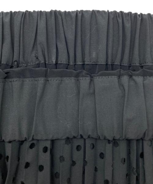 ADORE（アドーア）ADORE (アドーア) パンチングドットプリーツスカート ブラック サイズ:38の古着・服飾アイテム