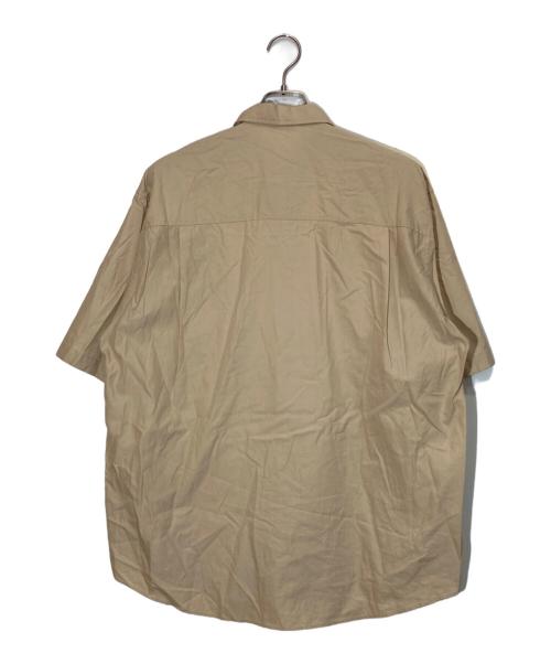 AURALEE（オーラリー）AURALEE (オーラリー) WASHED FINX TWILL BIG HALF SLEEVED SHIRTS ベージュ サイズ:4の古着・服飾アイテム