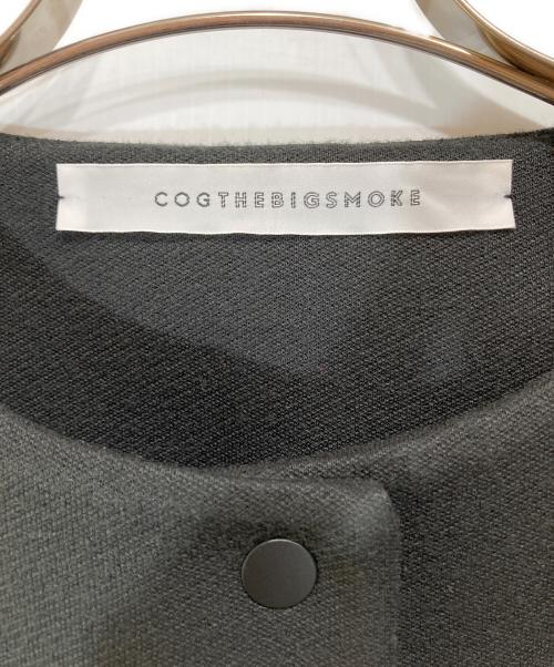 COGTHEBIGSMOKE（コグザビッグスモーク）COGTHEBIGSMOKE (コグザビッグスモーク) ROUND NECK コート ブラック サイズ:下記参照の古着・服飾アイテム