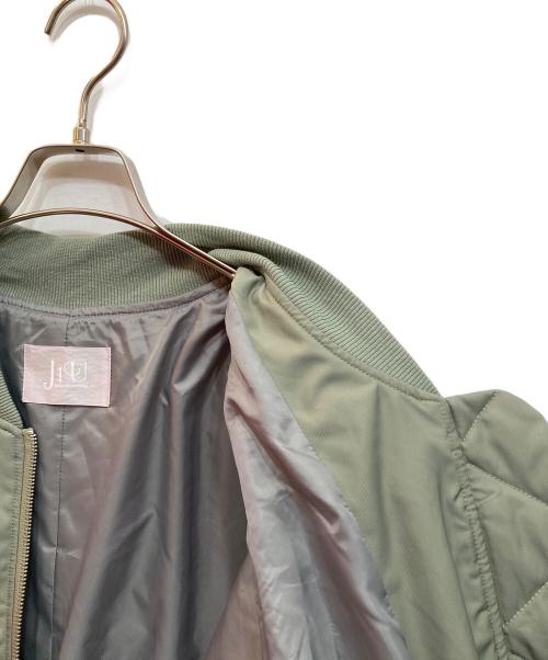 J1U by LA BELLE ETUDE（ジユウバイラベルエチュード）J1U by LA BELLE ETUDE (ジユウバイラベルエチュード) パッファーボリュームAラインミドルコート オリーブ サイズ:Freeの古着・服飾アイテム