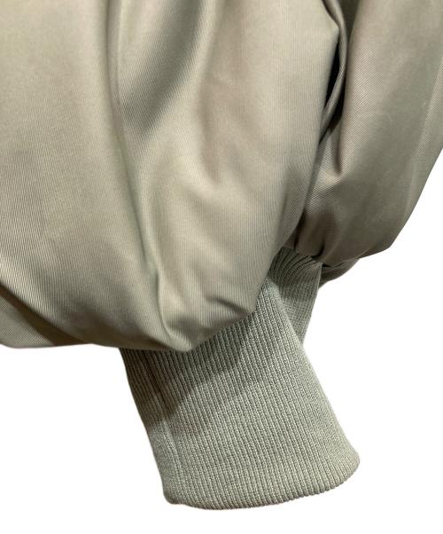 J1U by LA BELLE ETUDE（ジユウバイラベルエチュード）J1U by LA BELLE ETUDE (ジユウバイラベルエチュード) パッファーボリュームAラインミドルコート オリーブ サイズ:Freeの古着・服飾アイテム