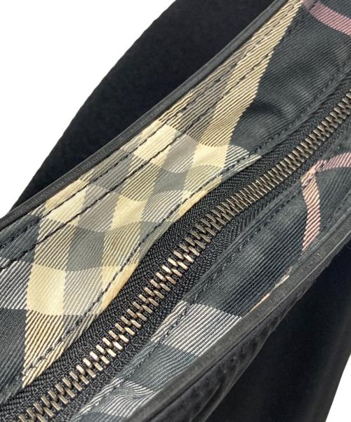 BURBERRY BLUE LABEL（バーバリーロンドンブルーレーベル）BURBERRY BLUE LABEL (バーバリーロンドンブルーレーベル) ナイロンショルダーバッグ ブラックの古着・服飾アイテム
