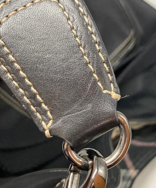 BURBERRY BLUE LABEL（バーバリーロンドンブルーレーベル）BURBERRY BLUE LABEL (バーバリーロンドンブルーレーベル) ナイロンショルダーバッグ ブラックの古着・服飾アイテム