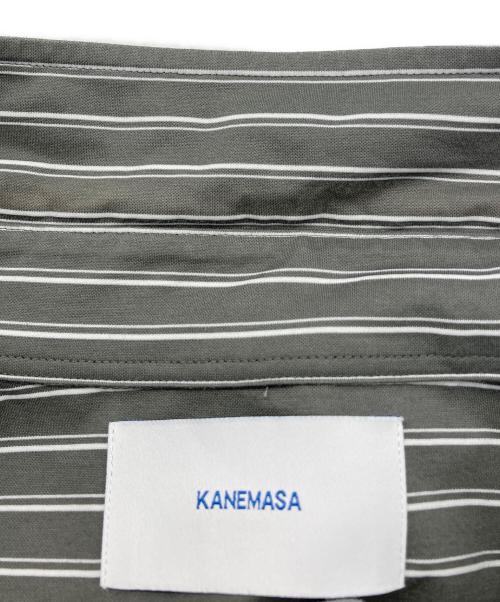 +81（プラスエイティーワン）+81 (プラスエイティーワン) KANEMASA PHIL. (カネマサフィル) 別注THICK AND THIN STRIPE ROYAL OX DRESS KNIT SHIRT グレー×ホワイト サイズ:2の古着・服飾アイテム