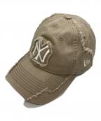 New Era×distressedニューエラ×）の古着「ベースボールキャップ」｜ベージュ